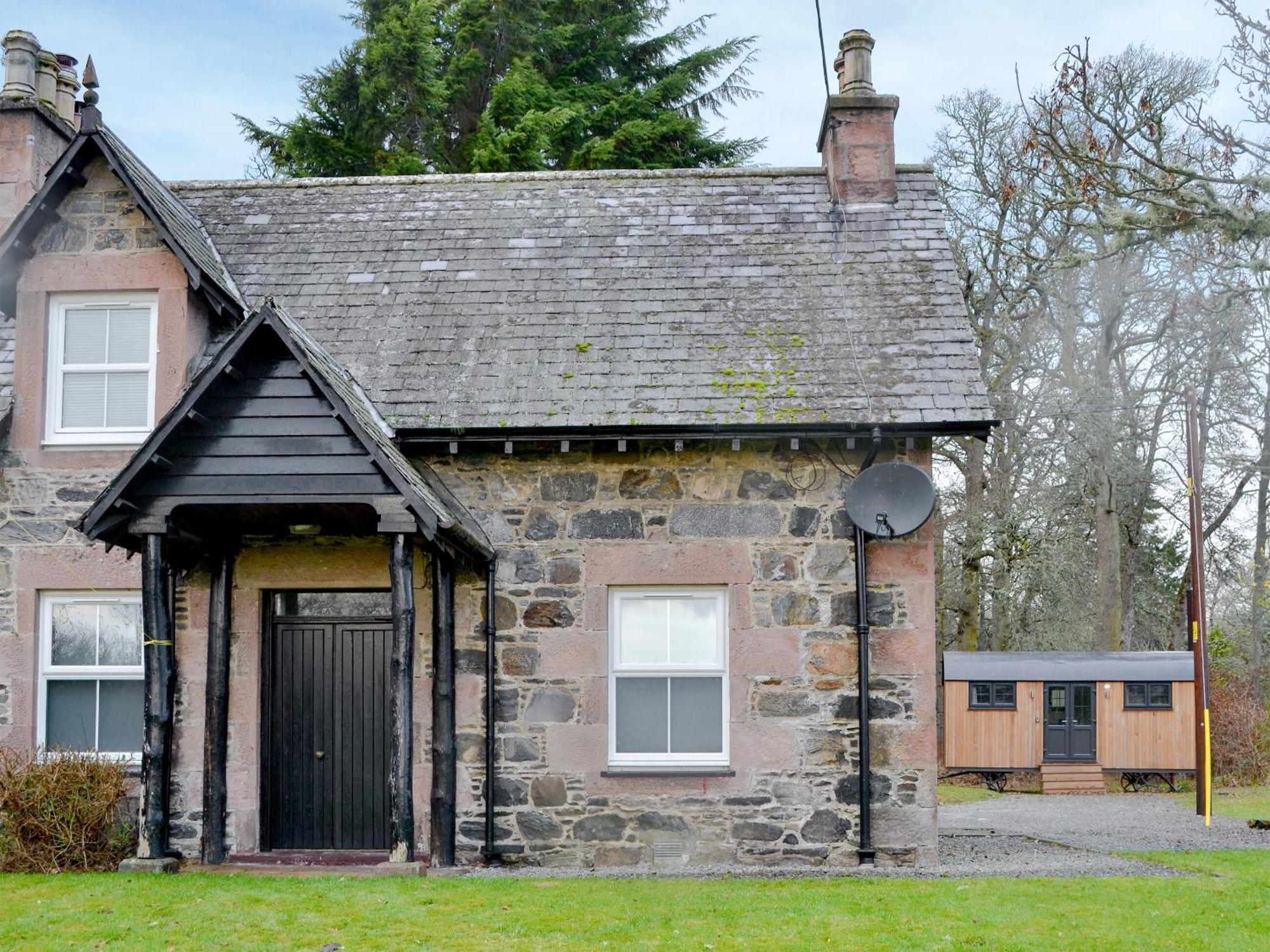 Checkers Cottage - Beaufort Estate Belladrum Exterior photo